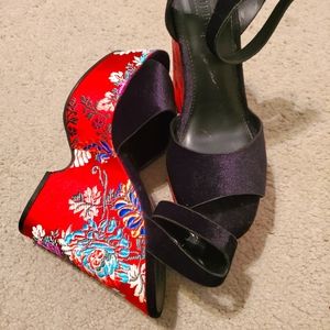 Good New Year Platforms